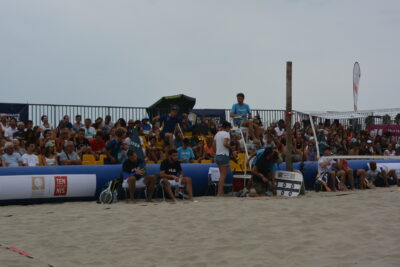 Agrandir l'image 2 sur 49, fenêtre modale