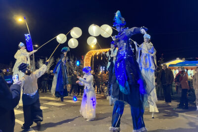 2023-12-28 Déambulation porteurs de lumière Cie Ciélo - Agrandir l'image 24 sur 31, fenêtre modale
