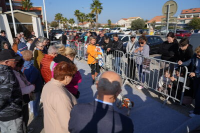 Agrandir l'image 6 sur 18, fenêtre modale